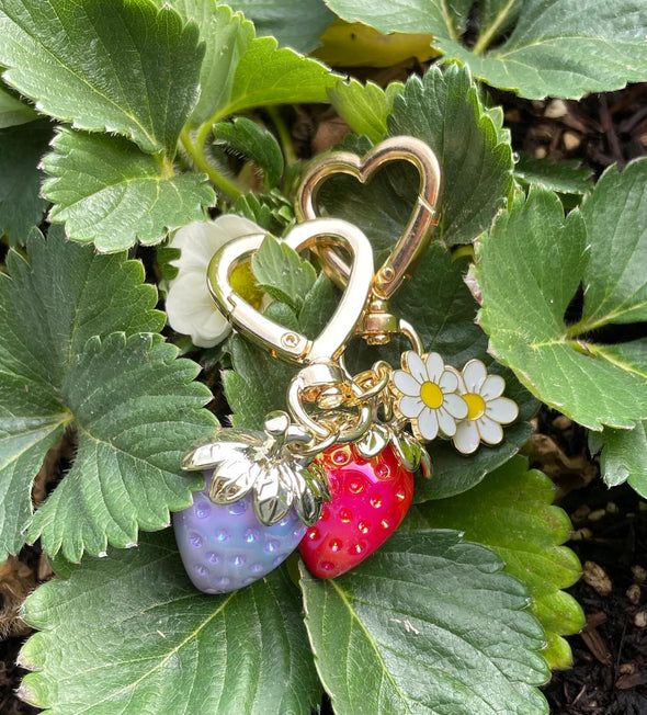 Agromusk Cute Strawberry Keychain, Heart Flower Daisy Bag Charms
