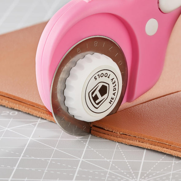 45Mm Rotary Cutter with 5Pcs Extra Blades, Ergonomic Handle Rolling Cutter with Safety Lock for Fabric, Leather, Crafting, Sewing, Quilting, Fabric Rotary Cutter Perfect for Left & Right Hand(Pink)