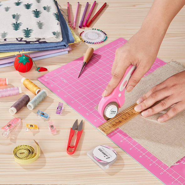 45Mm Rotary Cutter with 5Pcs Extra Blades, Ergonomic Handle Rolling Cutter with Safety Lock for Fabric, Leather, Crafting, Sewing, Quilting, Fabric Rotary Cutter Perfect for Left & Right Hand(Pink)